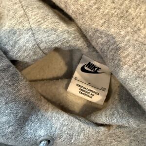 Nike Heather Gray Sweatshirt